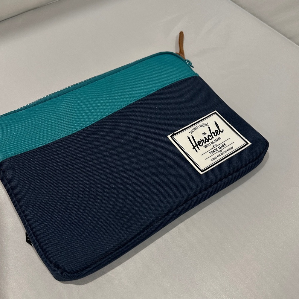 Herschel Supply Company Navy and Teal Pouch